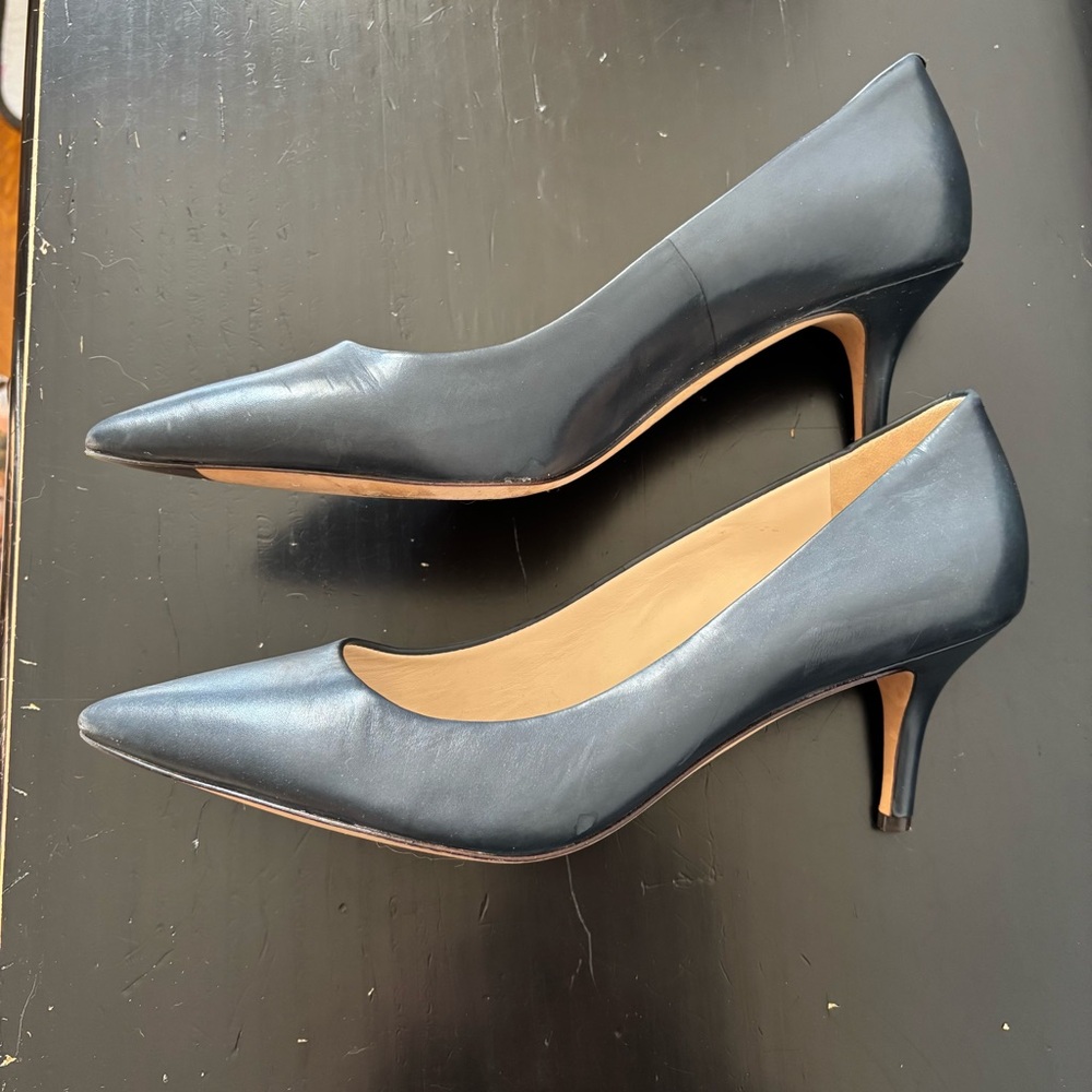 Cole Haan Navy Leather heels Size 9